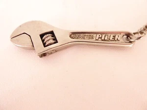 Porte-Clés / Key Ring - CLE A MOLETTE -ADJUSTABLE WRENCH - JUGUETES PILEN JOUETS - Imagen 1 de 11