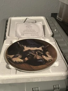 John Lewis Fitzgerald german shephard plate 24ct gold rim hopeful - Picture 1 of 2