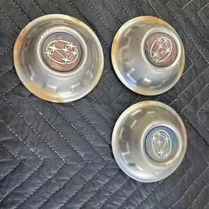 1977-1982 Subaru Wagon 4wd Oem center caps x3 - Bild 1 von 2