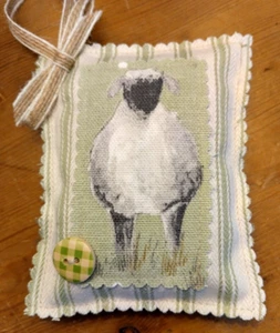 Handmade hanging linen lavender pillow- sheep/button/jute ribbon - EASTER/GIFT - Picture 1 of 4
