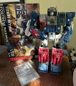 Transformers Generations Titans Return Titan Class Fortress Maximus W/Cerebro NR - Picture 1 of 8