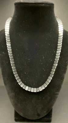 Collar triángulo hematita con cuentas - Envío gratuito Foto 1 de 4