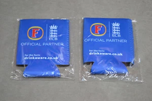 2x Fosters Neoprene Can Bottle Holder Drink Beer Insulator Cooler Sleeve New Two - Foto 1 di 9