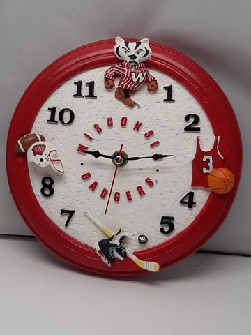Vintage Wisconsin Badgers Clock  1990s Bucky WI Sports Resin Young Inc Cover