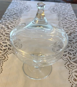 Princess House Heritage Etched Crystal Pedestal Candy Dish w/ Lid - Picture 1 of 3