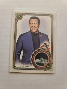 Reliquia de tamaño completo Topps Allen & Ginter 2023 Adam Lefkoe - Sportscaster #AGRA-AL - Imagen 1 de 2