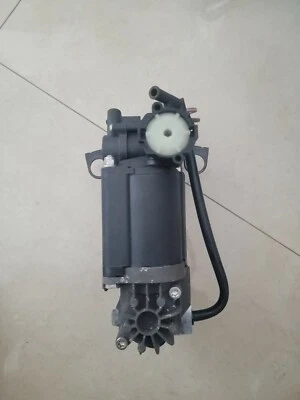 主动悬架空气压缩机组件替换梅赛德斯奔驰原始设备制造商 # 2113200304 — 第 1/4 张图片