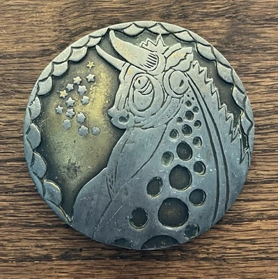 RARO Vintage Fivela de Cinto Touro Zodíaco por Dege Designs Astrologia Hippie Década de 1970 - Imagem 1 de 4