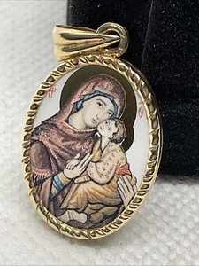 Solid 14K (585) Yellow Gold Oval Shaped REVERSIBLE Religious Charm Pendant 1.9gr - Picture 1 of 19