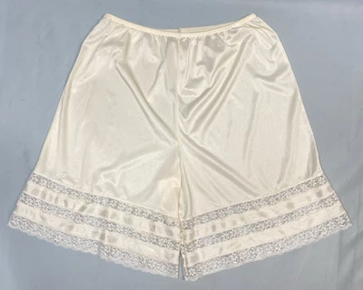 Pantalones cortos vintage sin cordones TALLA 46/48 2XL XXL EE. UU. 18 marfil VELROSE nylon encaje Foto 1 de 4