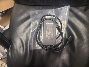 Xirrus POE75U-1UP-N-X / XP1-MSI-75M Single Port Injector PoE - Picture 1 of 1
