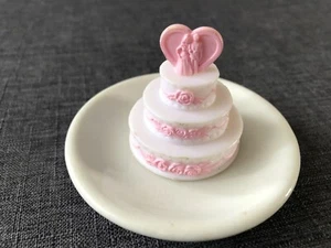 Barbie 3 Tier White And Pink Wedding Cake Figures On Top Flowers - Picture 1 of 6