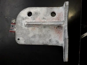 Genuine Iveco Tector Fuel Filter Housing Bracket - 2830760 - Picture 1 of 4