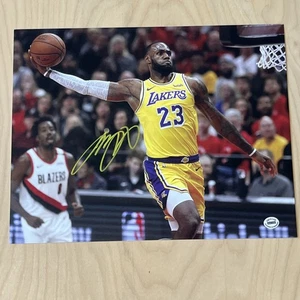 Fotografia firmata Lebron James 11”x14” autografata con ologramma COA Lakers - Foto 1 di 5
