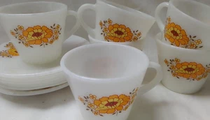 Six Pyrex Cups and Saucers Sunflower Pattern - Picture 1 of 4