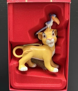 Simba & Zazu LENOX Disney Vetrina Re Leone Ornamento Porcellana #870659 NUOVO - Foto 1 di 8