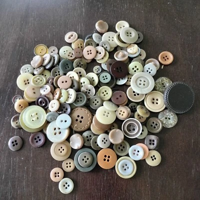 Vintage To Modern Button Lot Brown Tan Beige Plastic Celluloid Bakelite Round - Image 1 of 4
