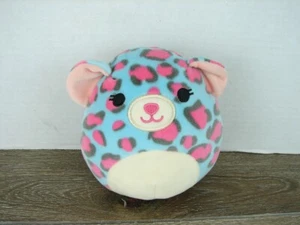Peluche Squishmallows 5” Chelsea el guepardo leopardo manchado azul y rosa - Imagen 1 de 7
