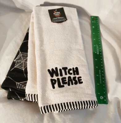 2 toallas de mano Hyde & Eek Halloween: Witch Please tela de araña blanca y negra divertidas Foto 1 de 4