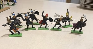 Britains Ltd 1971 Deetail Medieval Soldiers (England) - Lot Of 8 - Picture 1 of 13