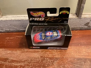 Hot Wheels Pro Racing John Andretti STP NASCAR #43 Stock Car Maßstab 1:64 - Bild 1 von 6