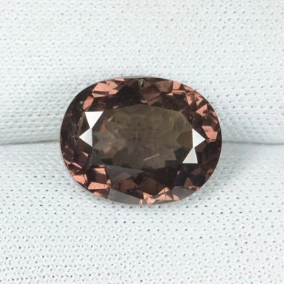 4.73 ct SHIMMERING ULTRA HOT BEST NATURAL COLOR CHANGE GARNET  Oval See Vdo PKT - Image 1 of 3