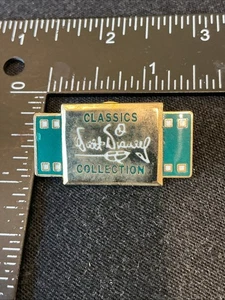 WDCC Disney Walt Disney Classics Collection Dealer Logo Collector Pin Vintage - Picture 1 of 4