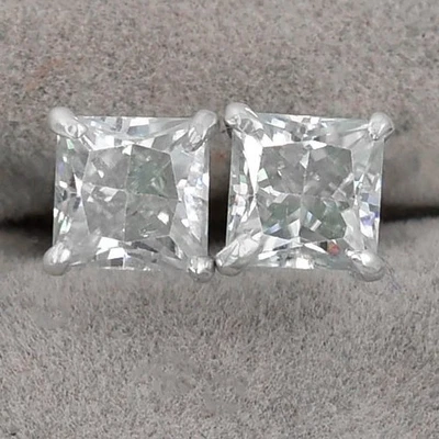 Tachuelas de diamantes blancos de corte princesa certificadas de 3,00 quilates - Gran brillo y brillo - Sin aranceles Foto 1 de 4