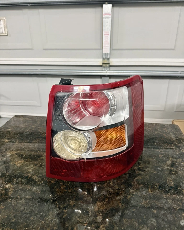 2006-2008 Land Range Rover Sport Right RH Passenger Side Taillight Lamp RH OEM - Image 1 of 4