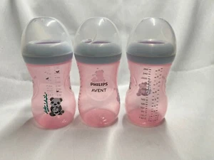Drei Avent rosa 8 Unzen Flaschen - Brustwarzen nicht enthalten - Bild 1 von 1