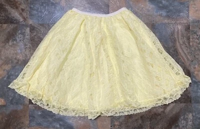 Hermoso De Colección Su Majestad Amarillo Encaje Niñas Slip con A Juego Bajo Slip 10 Foto 1 de 4