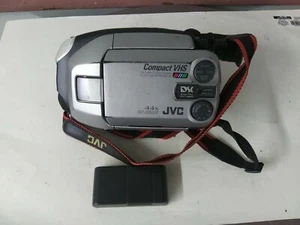 JVC COMPACT VHS Camcorder w/1 battery - Picture 1 of 2