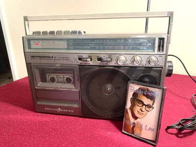 GE AMFM Radio Cassette Reproductor/Grabador 3-5247A Cargador de Batería Incorporado Funciona Foto 1 de 4