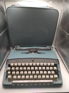 Brother Valiant Manual Typewriter w/Case Portable Sportswriter Style - Bild 1 von 13