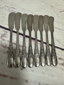 8 Individual Butter Knife Spreaders Silver Plate Wallace 6 1/8" Beautiful - Picture 1 of 8