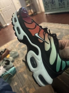 Nike Air Max Plus Rainbow DZ3670-001 Womens Size 7 New Authentic - Picture 1 of 14