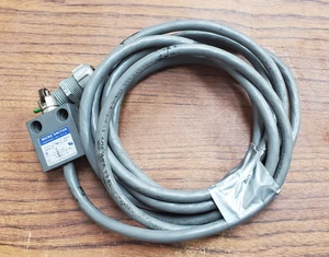 MICRO SWITCH Compact Limit Switch 914CE3-9 (VR16) - Picture 1 of 4