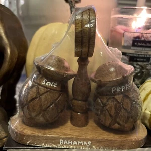Vintage Salt Pepper Shakers Hand Carved Wood Pineapple Shape & Tray Bahamas - Picture 1 of 7