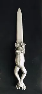 Statuina apri lettere coltello metallo argento rana rospo stagno coniglio coniglio rana peltro G - Foto 1 di 2