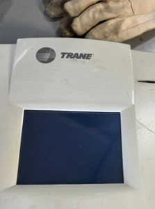 Trane Tracer Steuergerät MP581 Controller Rev. J mit Display - Bild 1 von 10