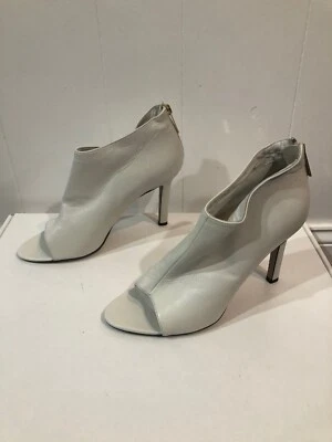 TAMARA MELLON 'Desire 90' Napa Cream  Peep Toe  Boots/ size 39 - Very Nice    MG - Image 1 of 4