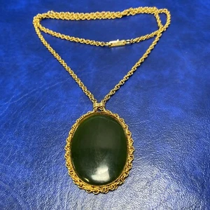 Vtg Patent 3427691 Goldtone ChainOval Dark Green Polished Stone Pendant Necklace - Picture 1 of 20