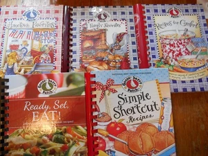 Gooseberry Patch Cookbooks - Lot of 5 - All excellent - Bild 1 von 2
