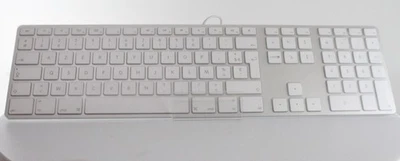 Apple Wired USB Keyboard with Numeric Keypad - French/Francais (MB110F/B) - Image 1 of 3