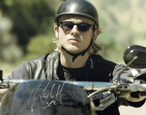 Charlie Hunnam Sons Of Anarchy handsigniertes signed 11x14 Foto AMCo COA 7672 - Bild 1 von 2