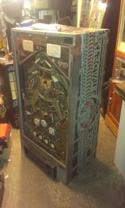 BALLY SPACE INVADER PLAYFIELD AND CABINET BARNFIND PROJECT - Picture 1 of 12