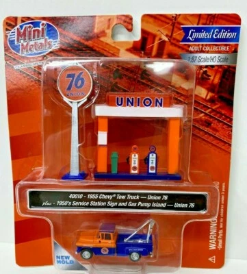 Classic Metal Works #40010 Union 76 - '55 Chevy Tow Truck & Gas Pump Island - Image 1 of 3