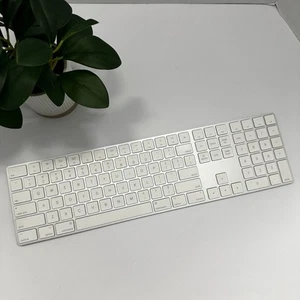 Apple Magic A1843 Wireless Rechargeable Keyboard with Numeric Pad - Picture 1 of 7
