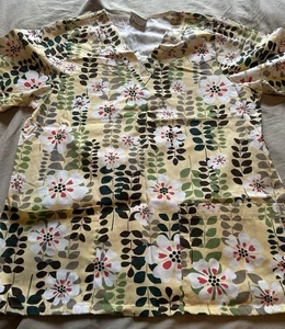 Women’s Tafford Floral Pattern V-Neck Scrub Top Size Small  - Picture 1 of 6