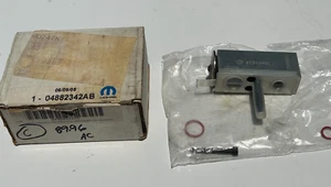 NOS Mopar 1996-2000 Chrysler Dodge Plymouth A/C Expansion Valve 4882342AB OEM - Picture 1 of 8